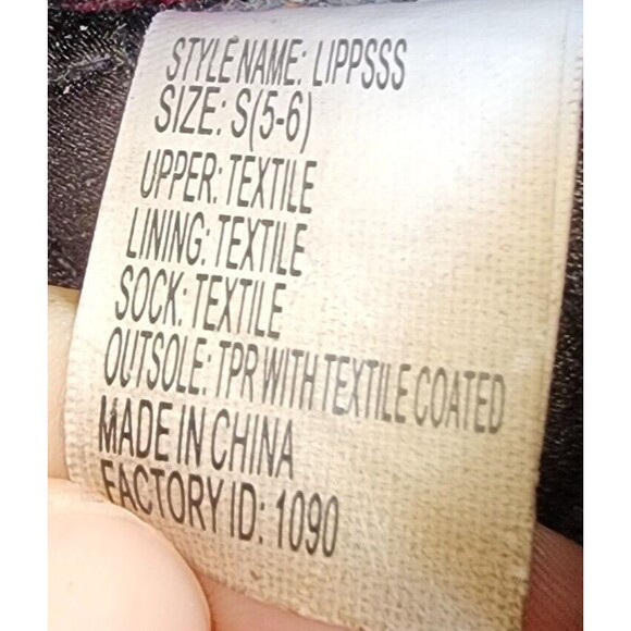 Betsey Johnson LIPPSSS Velvet Slip Ons Size S (5-6) - Picture 7 of 7